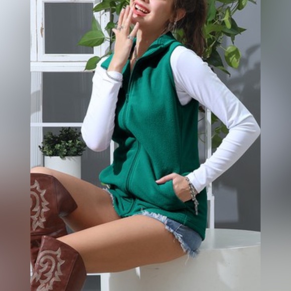 SOUL + SKY Jackets & Blazers - NWT SOUL + SKY Velour Fleece Vest